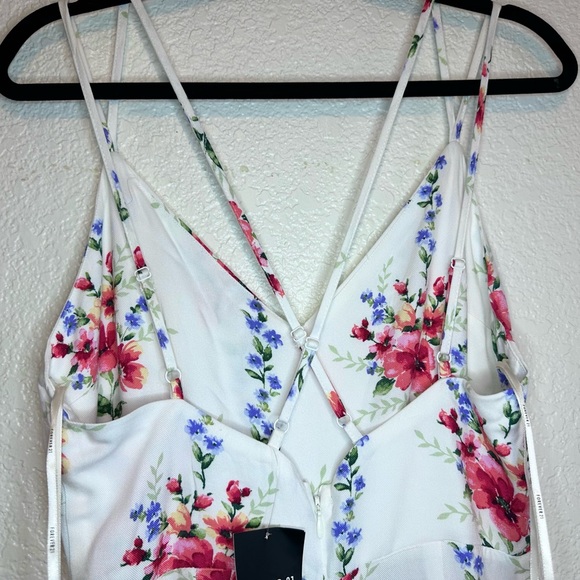 Forever 21 Women's Floral Print Wide-Leg
Jumpsuit in White , MEDIUM - Picture 15 of 17